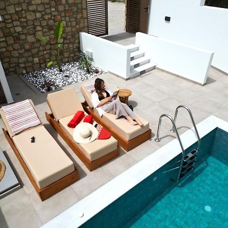 Valantina'S & Mannouel Lardos Luxury Villas ภายนอก รูปภาพ