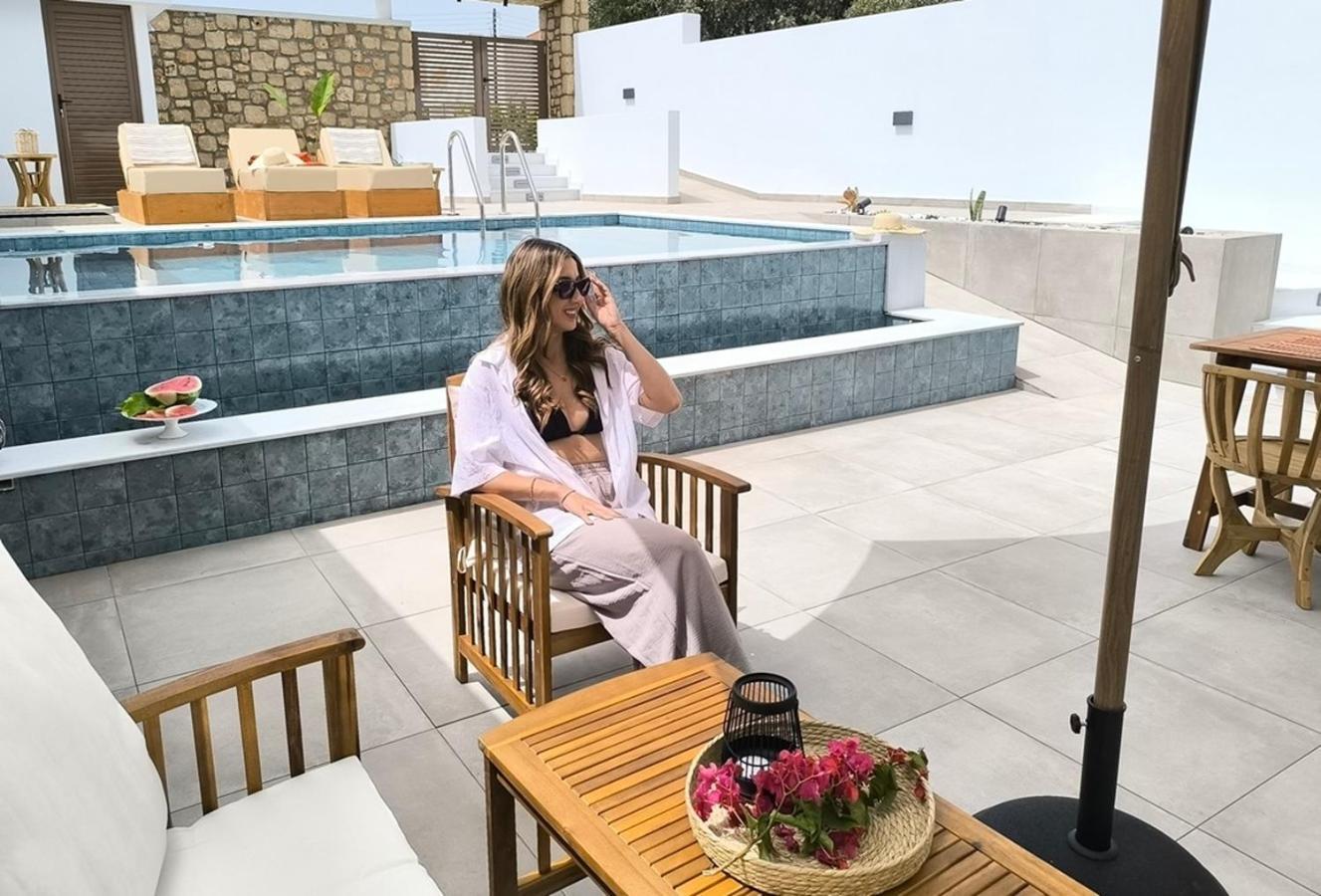 Valantina'S & Mannouel Lardos Luxury Villas ภายนอก รูปภาพ