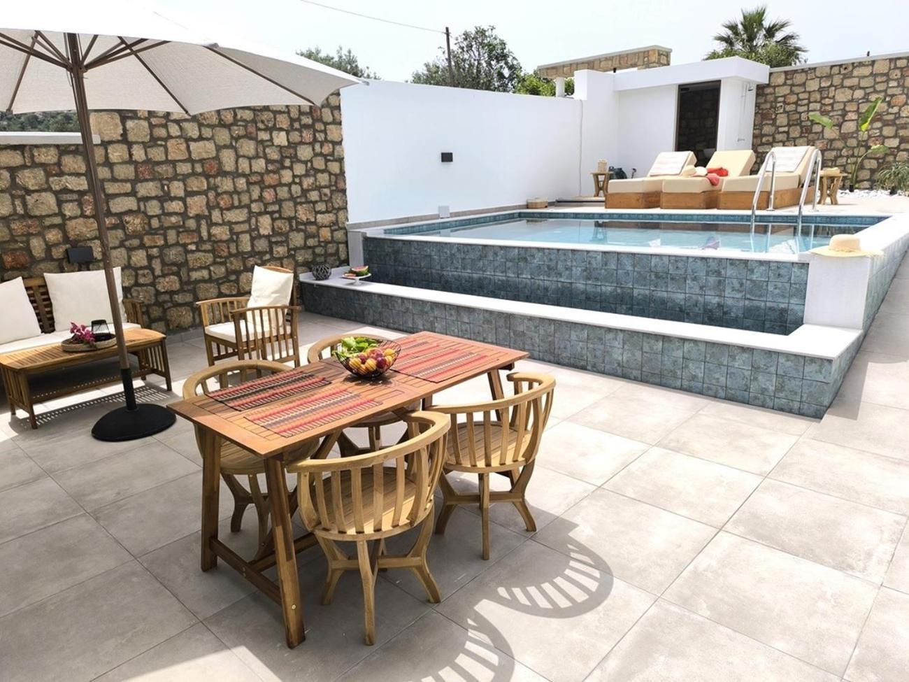 Valantina'S & Mannouel Lardos Luxury Villas ภายนอก รูปภาพ