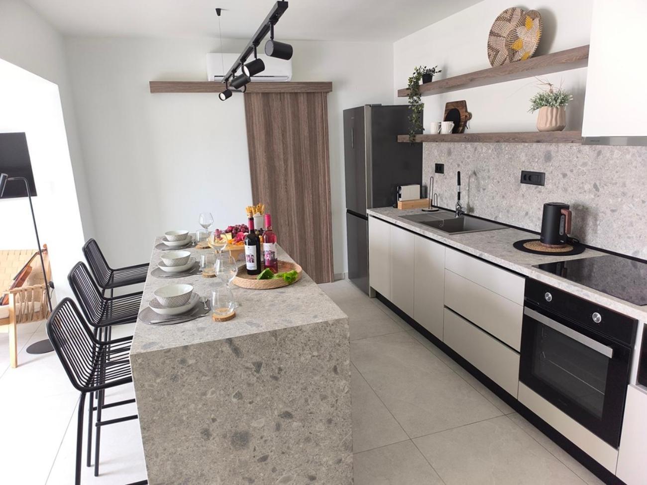 Valantina'S & Mannouel Lardos Luxury Villas ภายนอก รูปภาพ