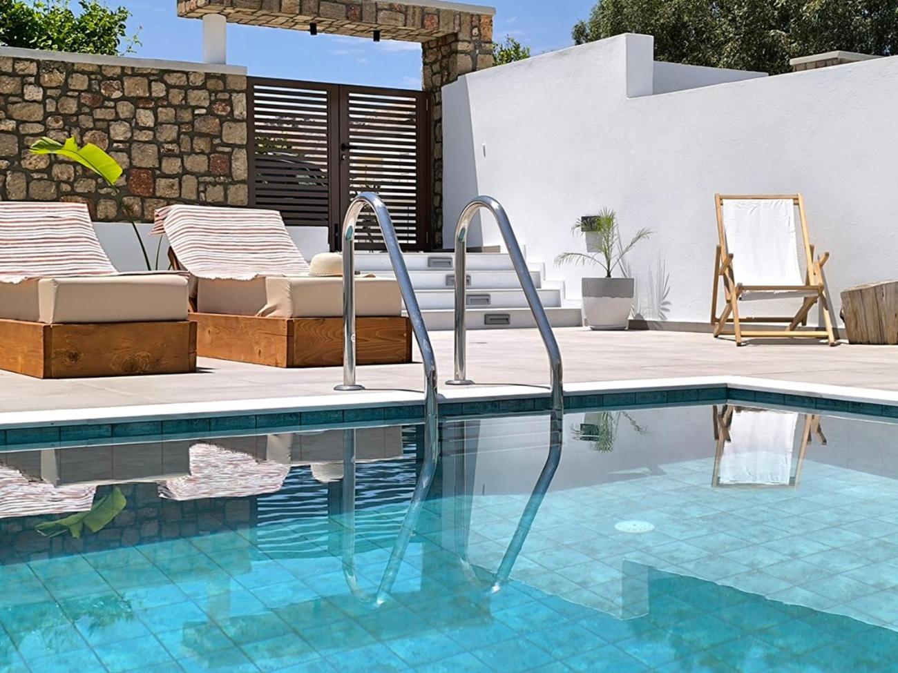 Valantina'S & Mannouel Lardos Luxury Villas ภายนอก รูปภาพ