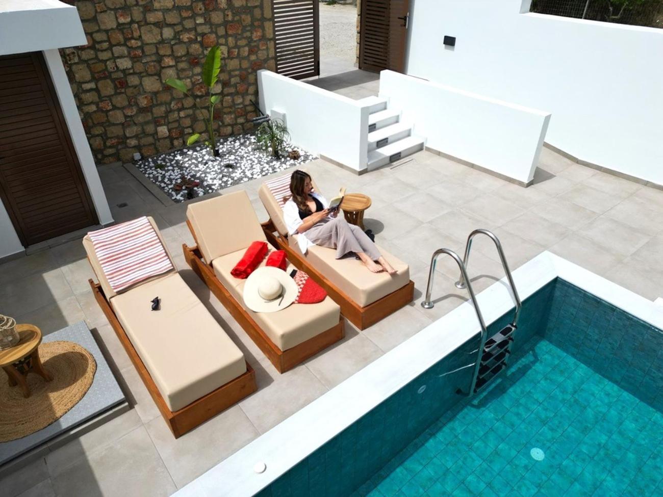 Valantina'S & Mannouel Lardos Luxury Villas ภายนอก รูปภาพ