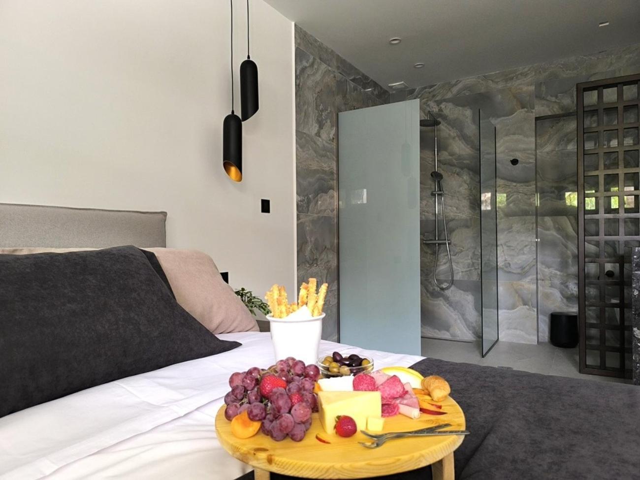 Valantina'S & Mannouel Lardos Luxury Villas ภายนอก รูปภาพ