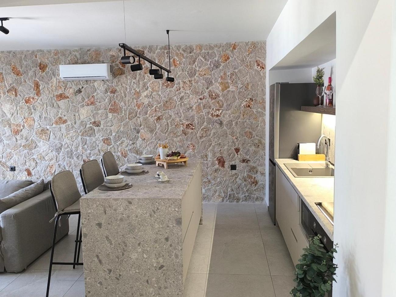 Valantina'S & Mannouel Lardos Luxury Villas ภายนอก รูปภาพ