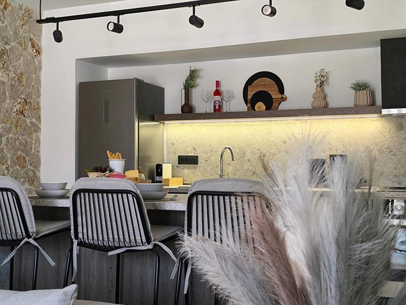 Valantina'S & Mannouel Lardos Luxury Villas ภายนอก รูปภาพ