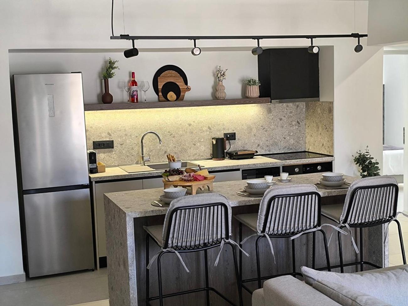 Valantina'S & Mannouel Lardos Luxury Villas ภายนอก รูปภาพ